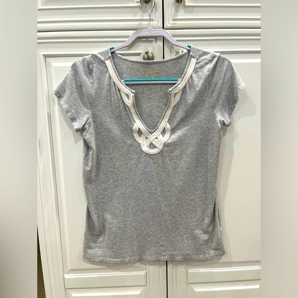 Lilly Pulitzer Brewster Tshirt with white detailing.  Size S.